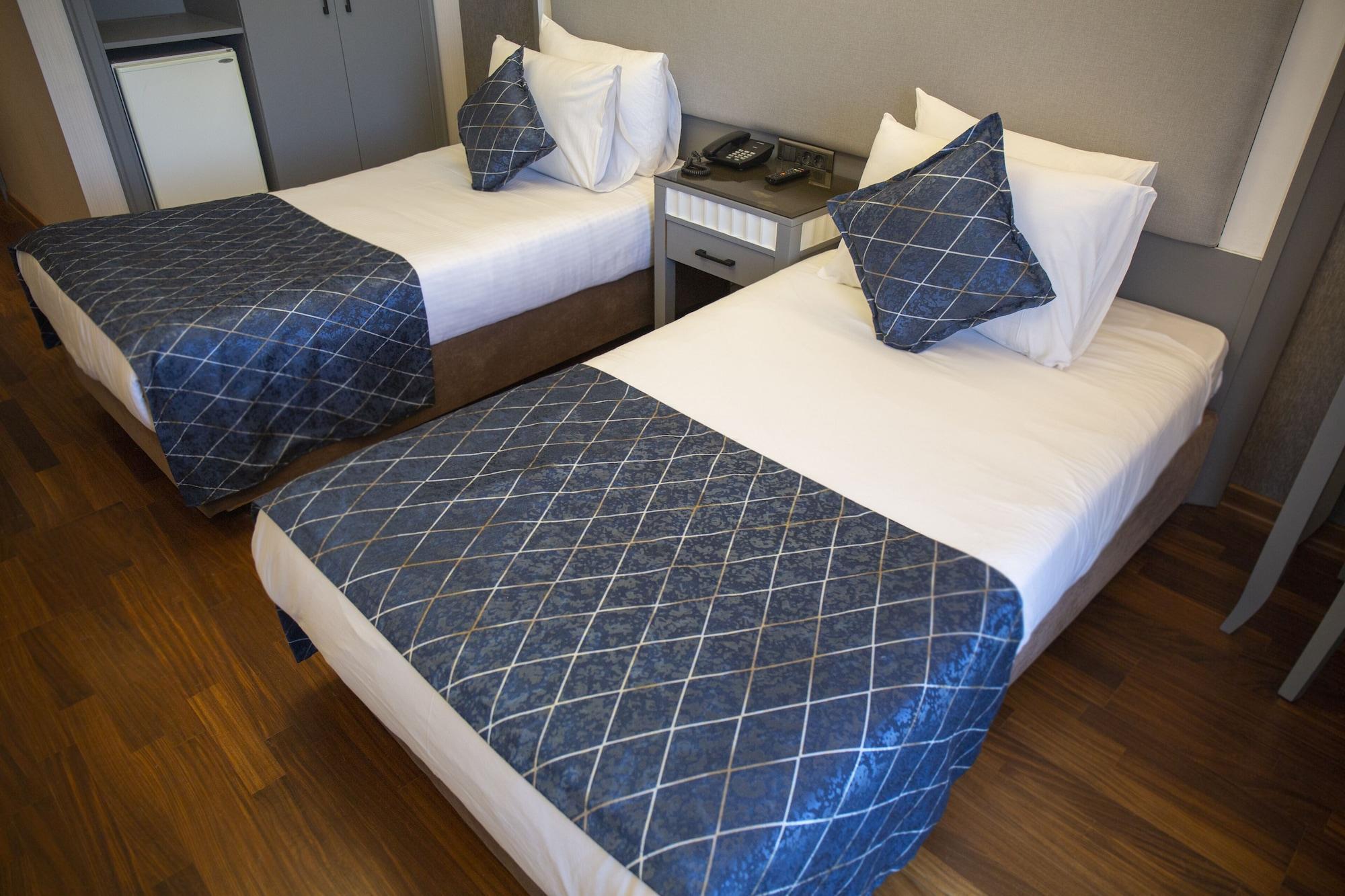 Nova Plaza Park Hotel Истанбул Екстериор снимка